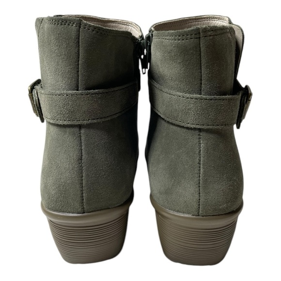 Skechers Parallel Day Date Women’s Sage Green Suede Wedge Ankle Boots - Picture 6 of 10